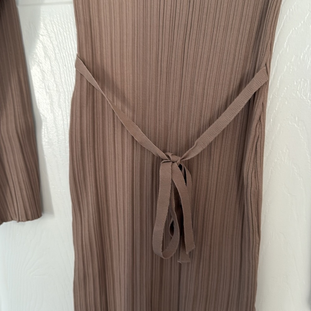NWOT- WAYF Alexi Long Sleeve Ribbed Dress - Picture 4 of 13